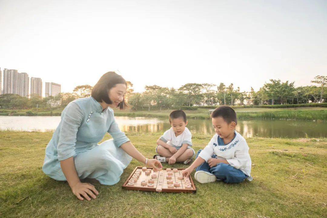 和孩子交流时，请不要总去揭”老底“